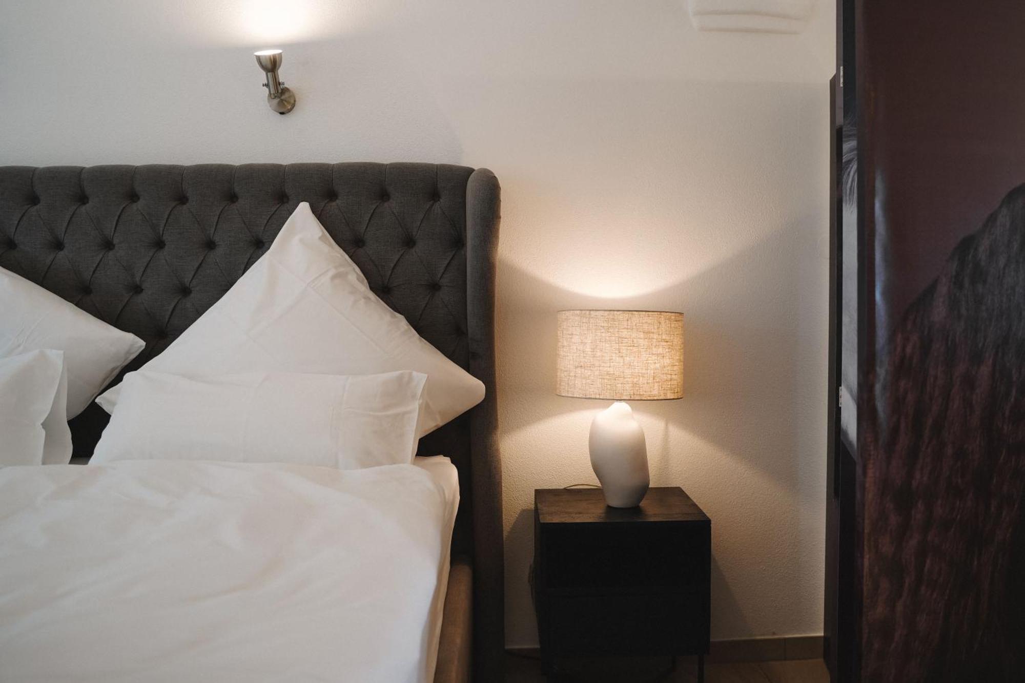 Black Horse Family Apartment - Barrierearm - Pfotenglueck - Familienzeit By Loewenherz Homes Stephanskirchen Ngoại thất bức ảnh
